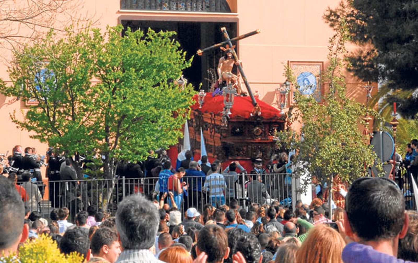 Del gris al azul más cofrade