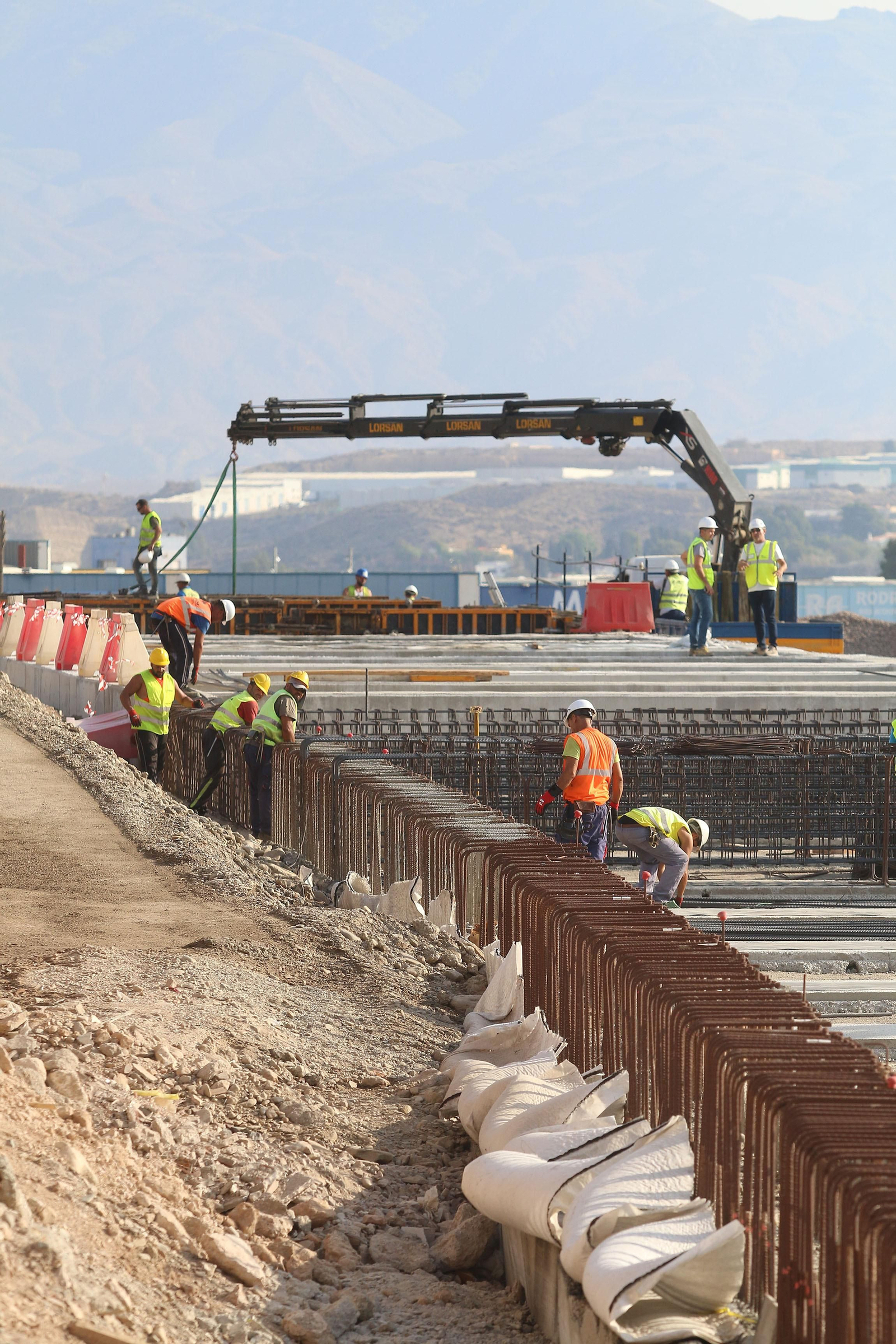 Obras en el soterramiento del paso a nivel de El Puche