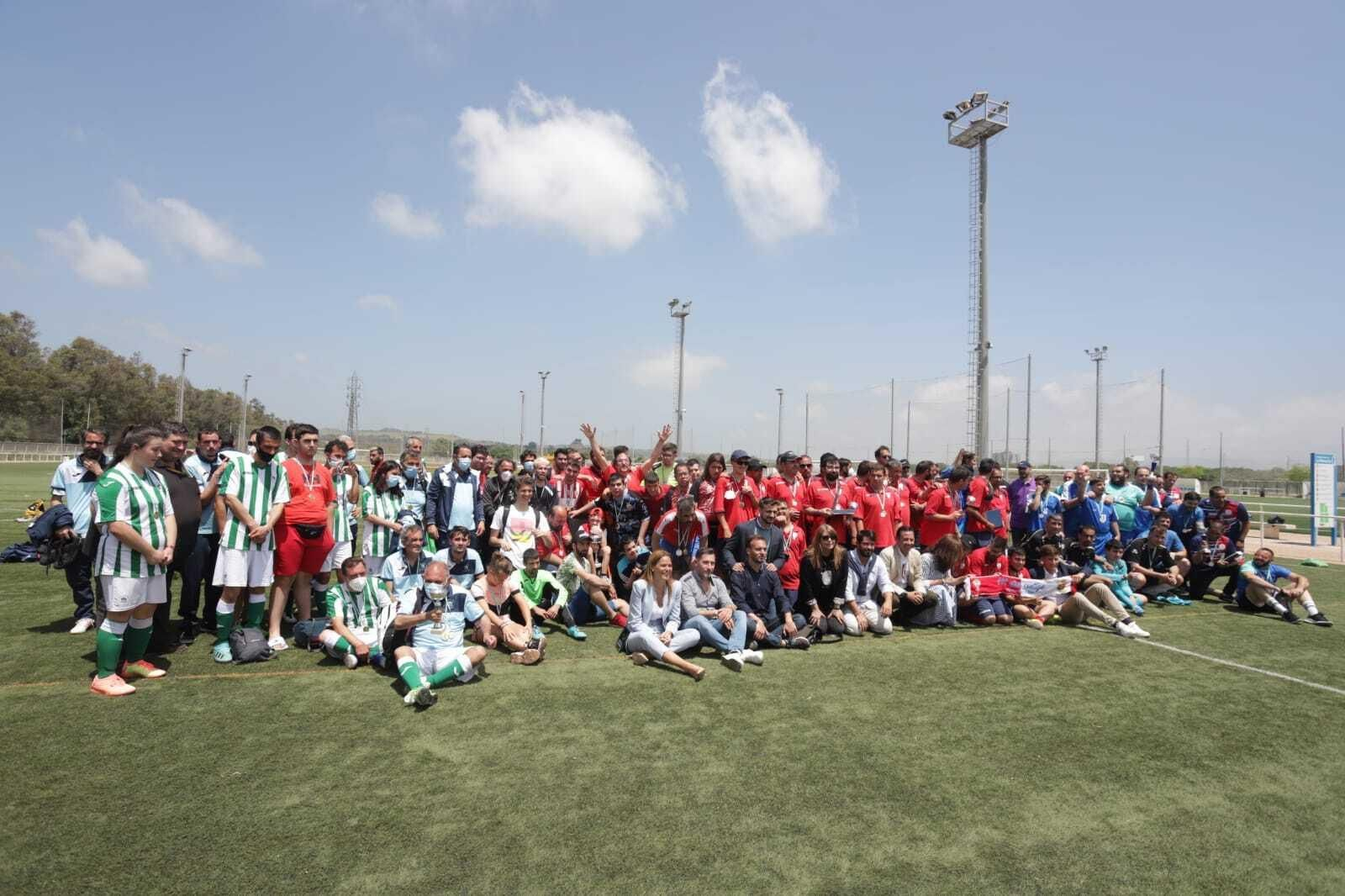 Los participantes del Andaluz de fútbol-7, juntos en La Menacha.