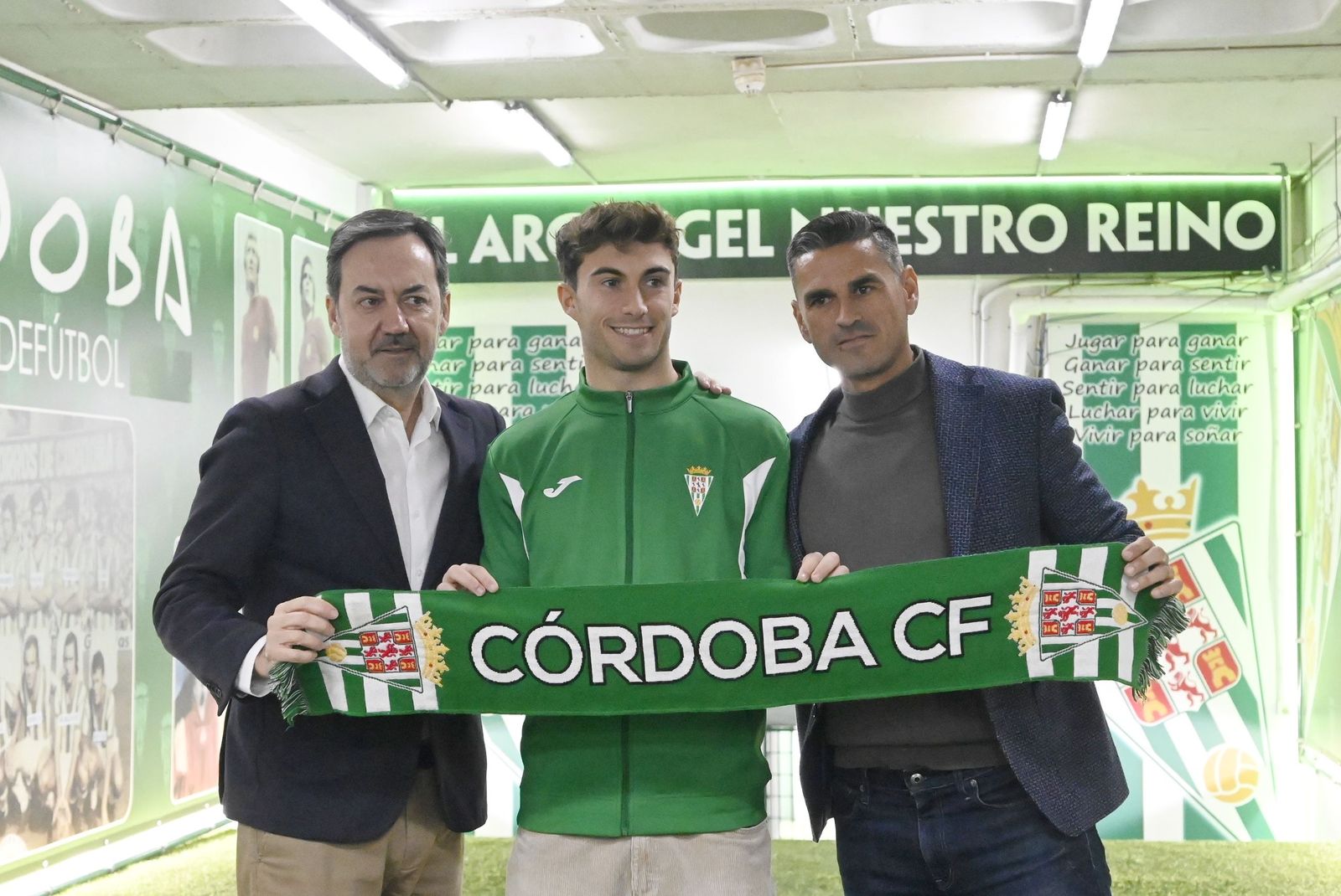 Las fotos de la presentación de Mikel Goti como jugador del Córdoba CF