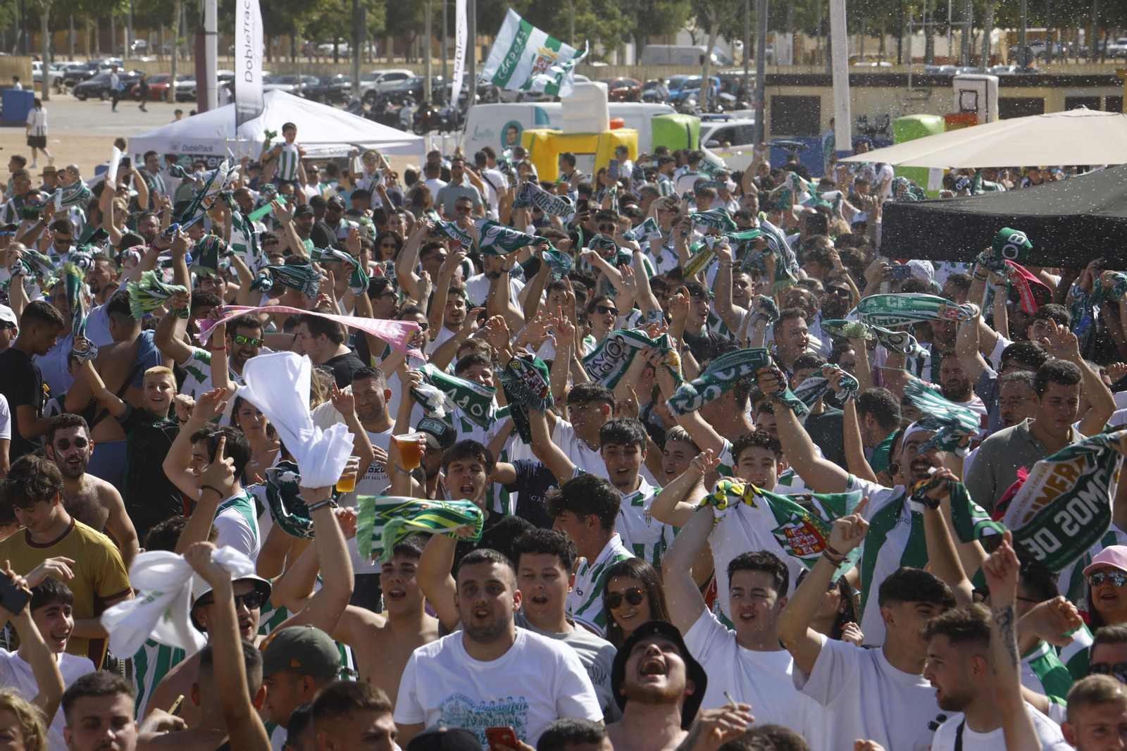 Las mejores fotos de la 'Fan Zone' del Córdoba CF antes del partido ante la Ponferradina