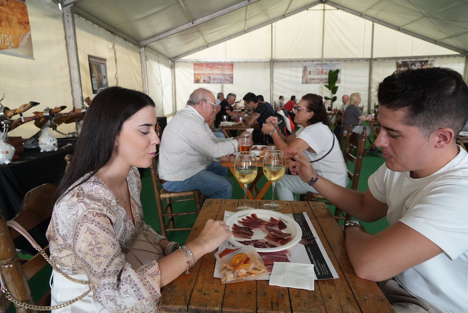 El día grande de la Feria del Jamón de Villanueva de Córdoba, en imágenes