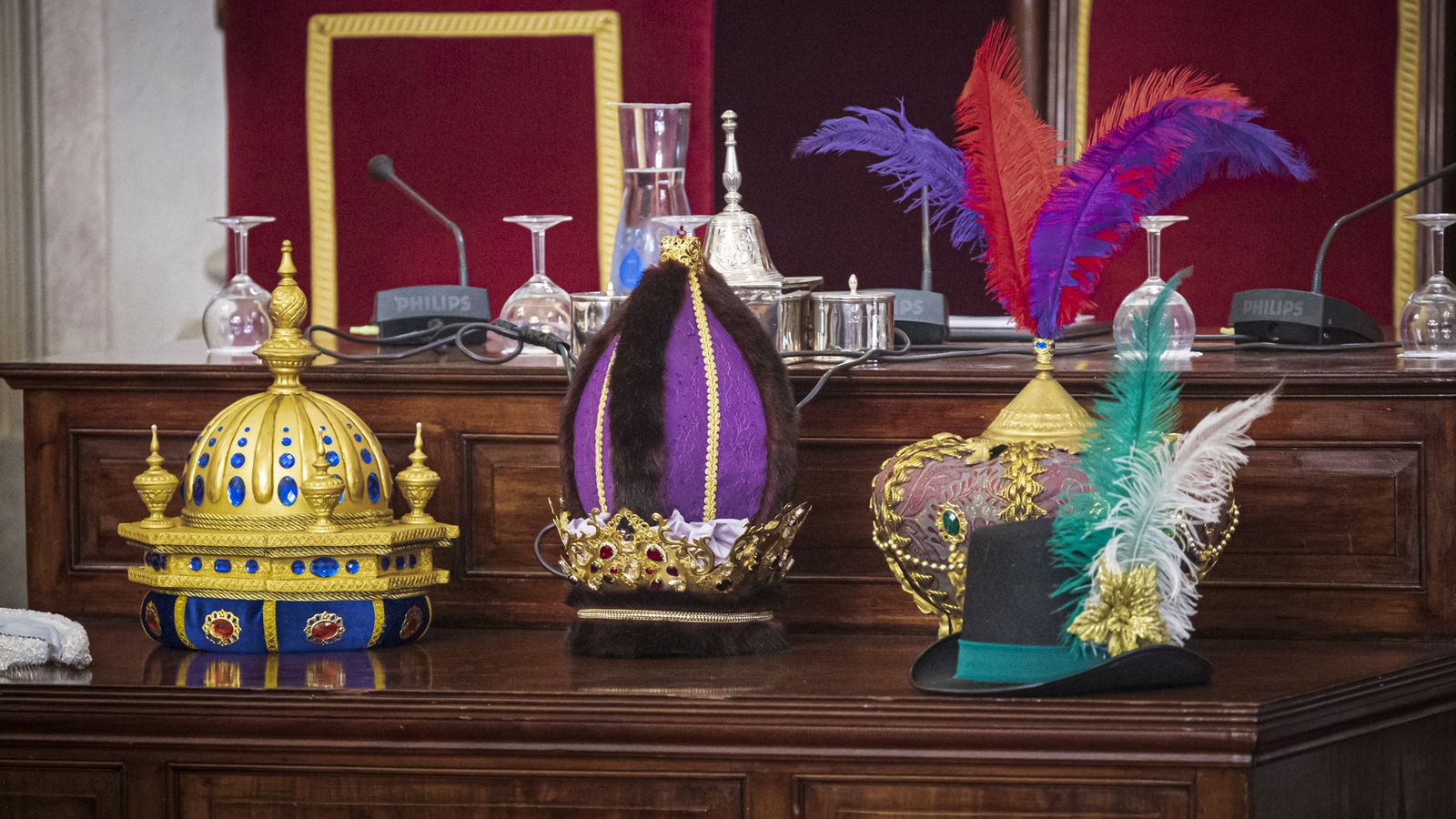 Las imágenes del traspaso de coronas de SM los Reyes Magos de Cádiz