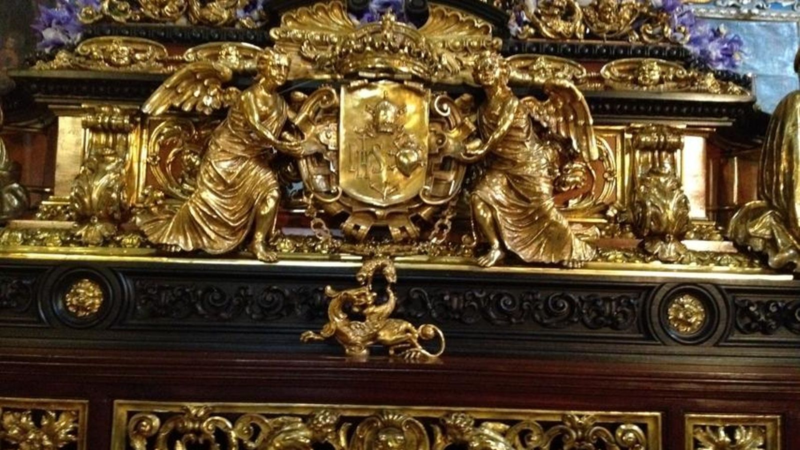 El llamador del paso de la Quinta Angustia.