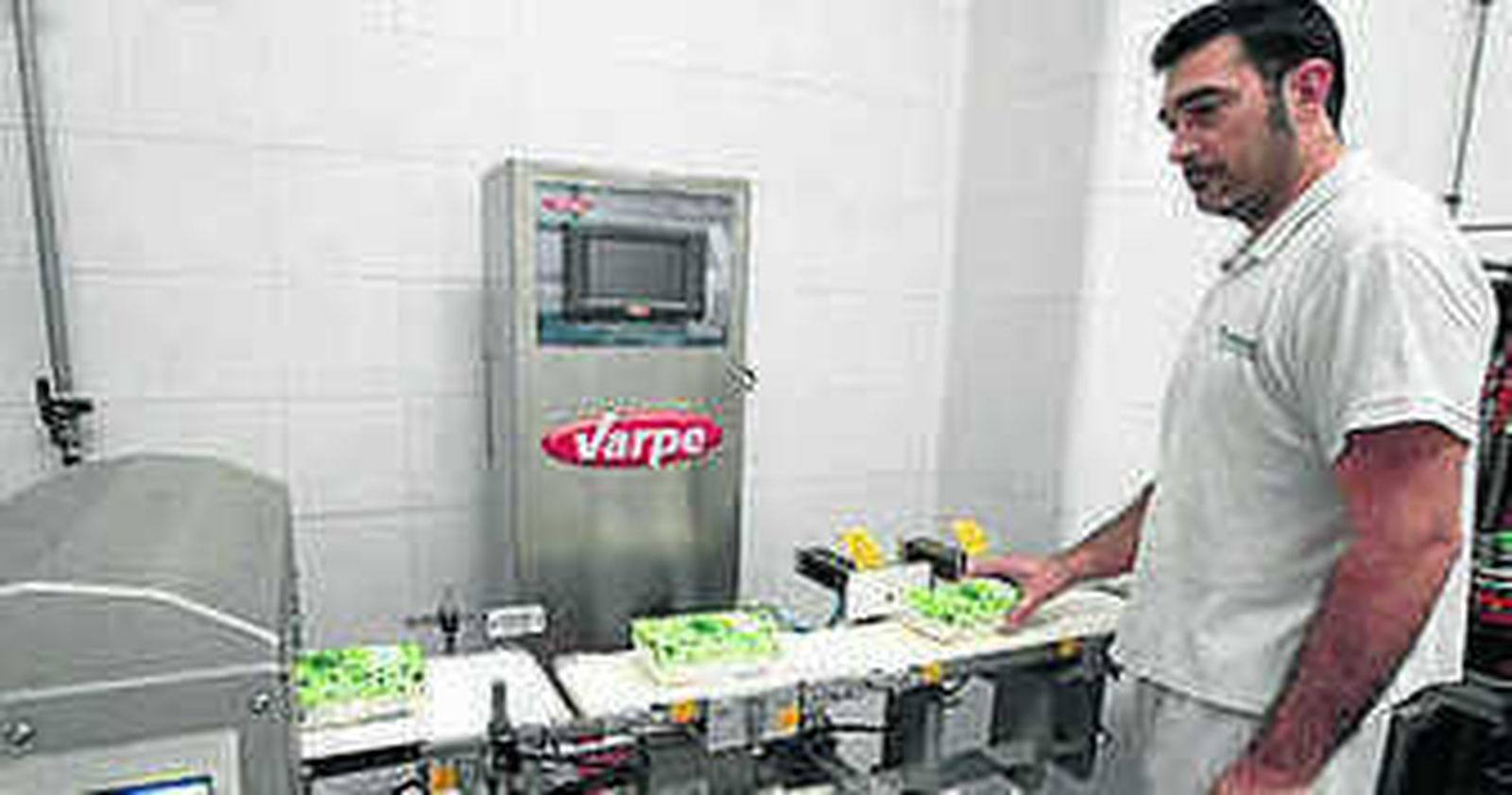 Laboratorio de Albareros en Sanlúcar de Barrameda, donde se produce la sal yodada bajo la marca Comensal.