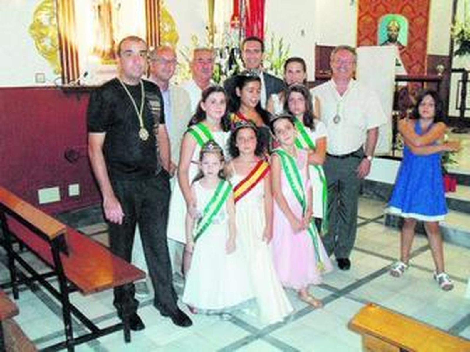 Alcalde, diputados y damas