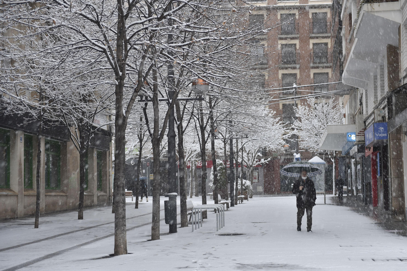 El segundo día del temporal 'Filomena' en imágenes: más nieve y caos