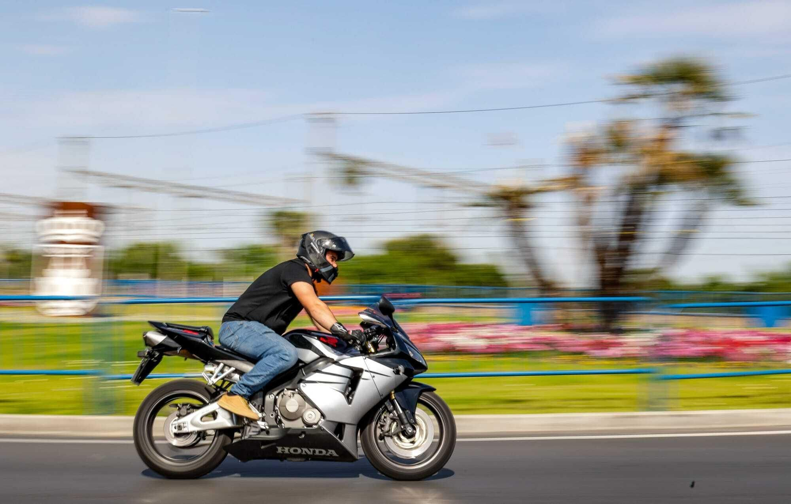 El viernes de motorada en El Puerto, en imágenes