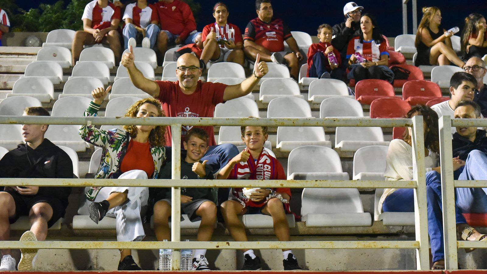 Las fotos del ambiente en el  Algeciras CF - San Fernando CD de la primera jornada.
