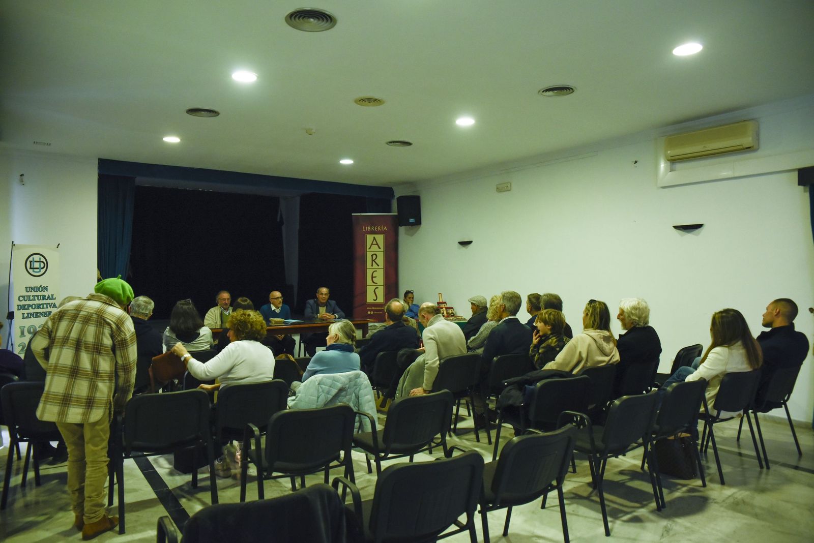 Las fotos de la presentación del libro 'El niño de la Verja', de Francisco Oliva