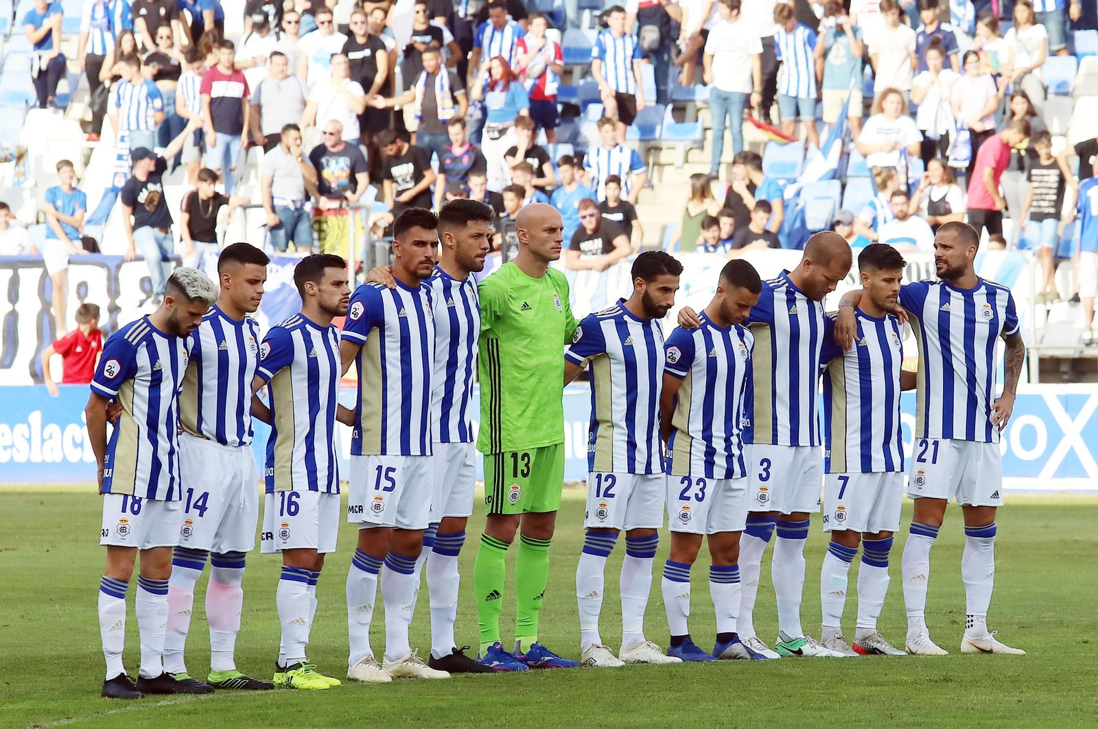 Imágenes del ambiente en el Estadio Nuevo Colombino