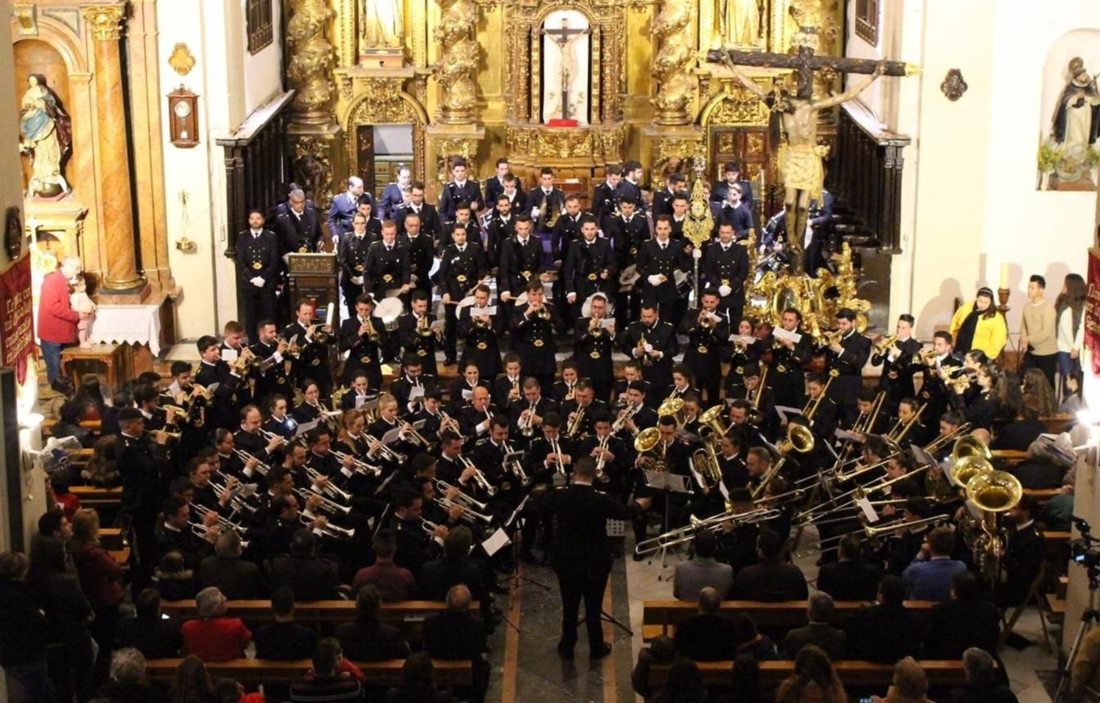 La Agrupación Musical Santísimo Cristo de Gracia durante un concierto.