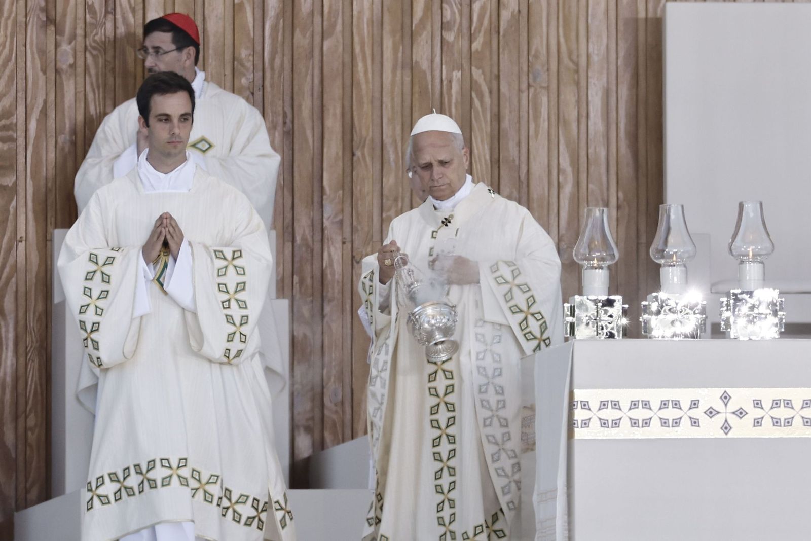 Las imágenes de la misa de Corpus Christi en la Plaza Cibeles presidida ...