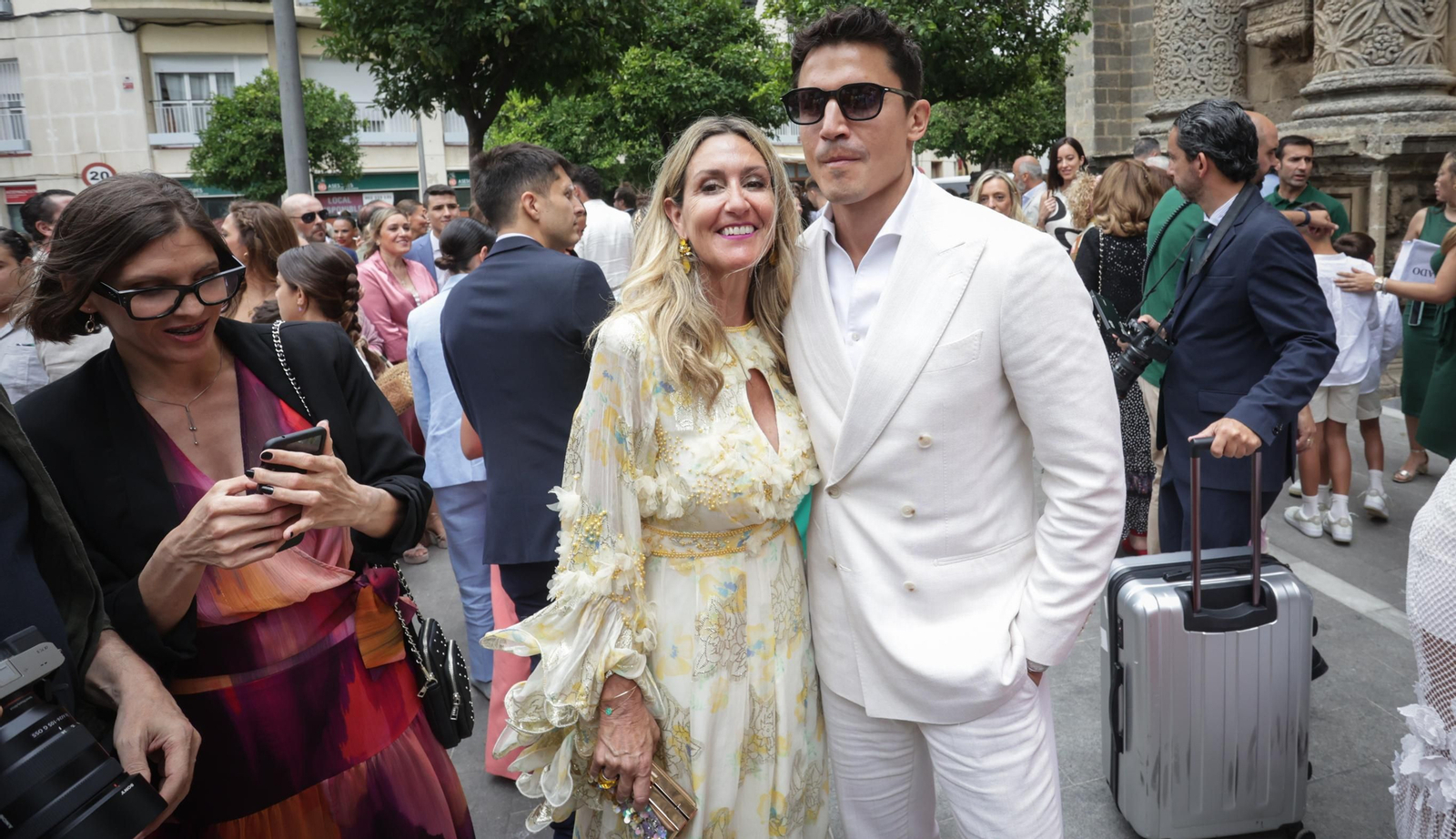 Imágenes de los asistentes a la comunión de la nieta del empresario José Luis López en Jerez