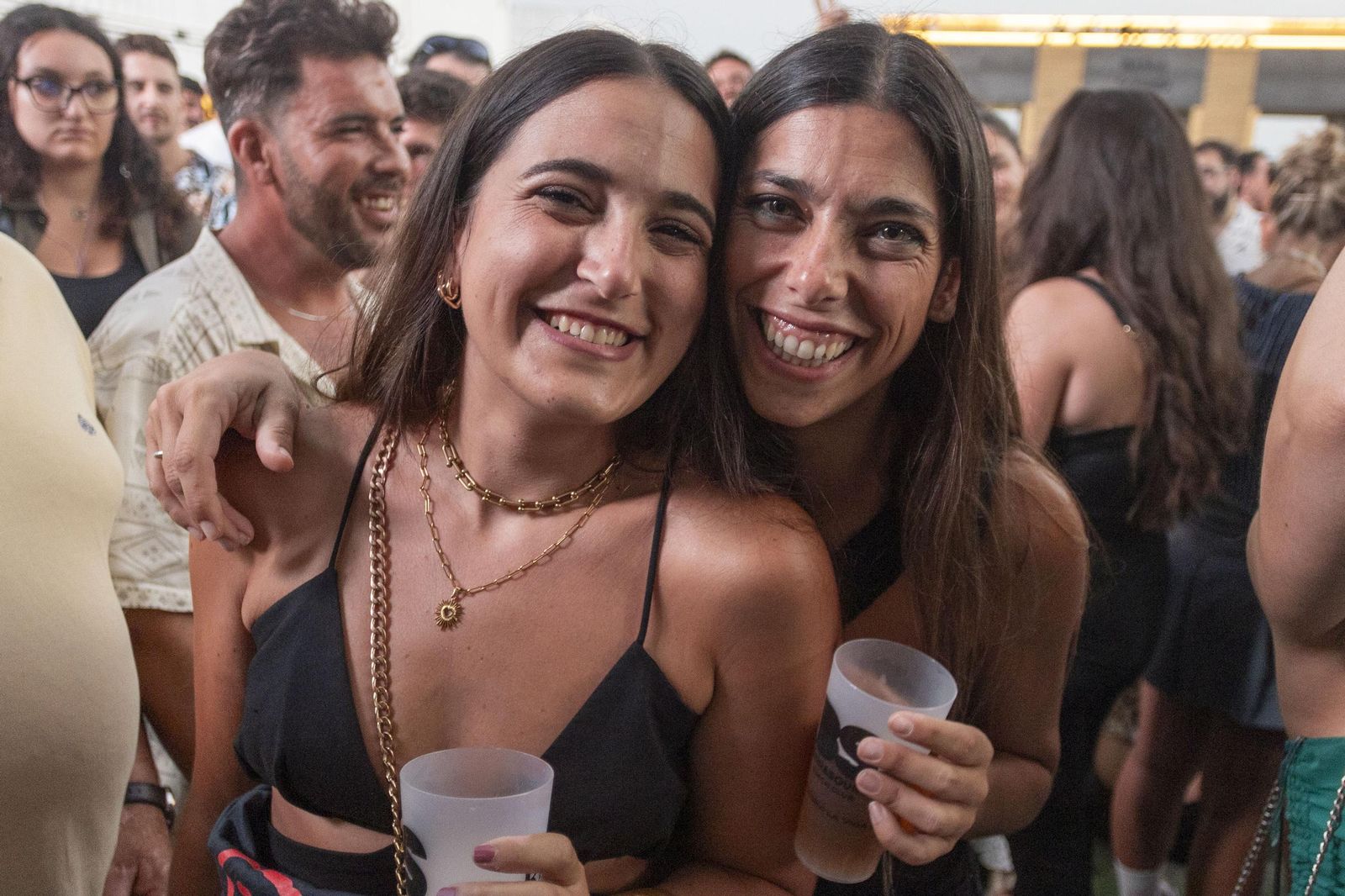 Búscate en las imágenes del concierto de La Plazuela en Bahía Sound