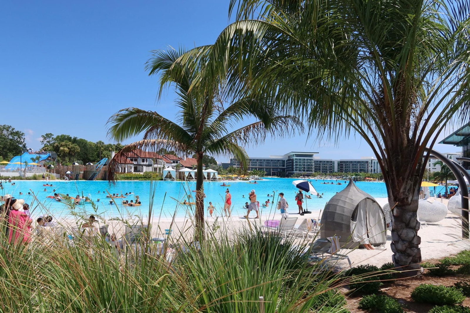 Recreación de la playa que Crystal Lagoons y Forty Management abriran en Bormujos