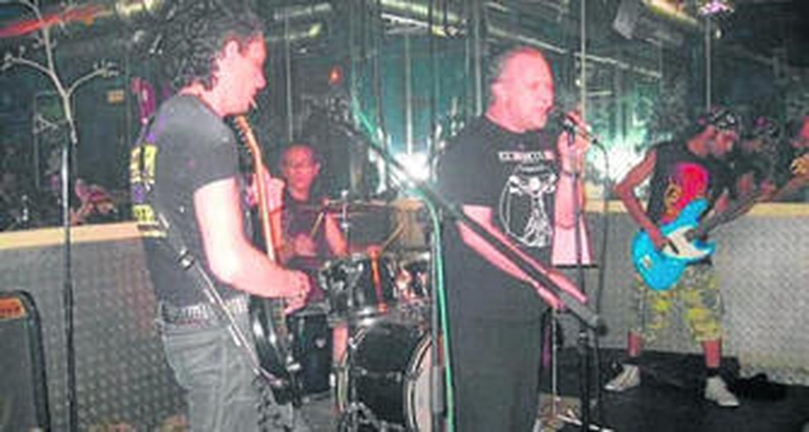 La Mala Pita actúa hoy a las 23:30 horas en Las Almadrabillas.