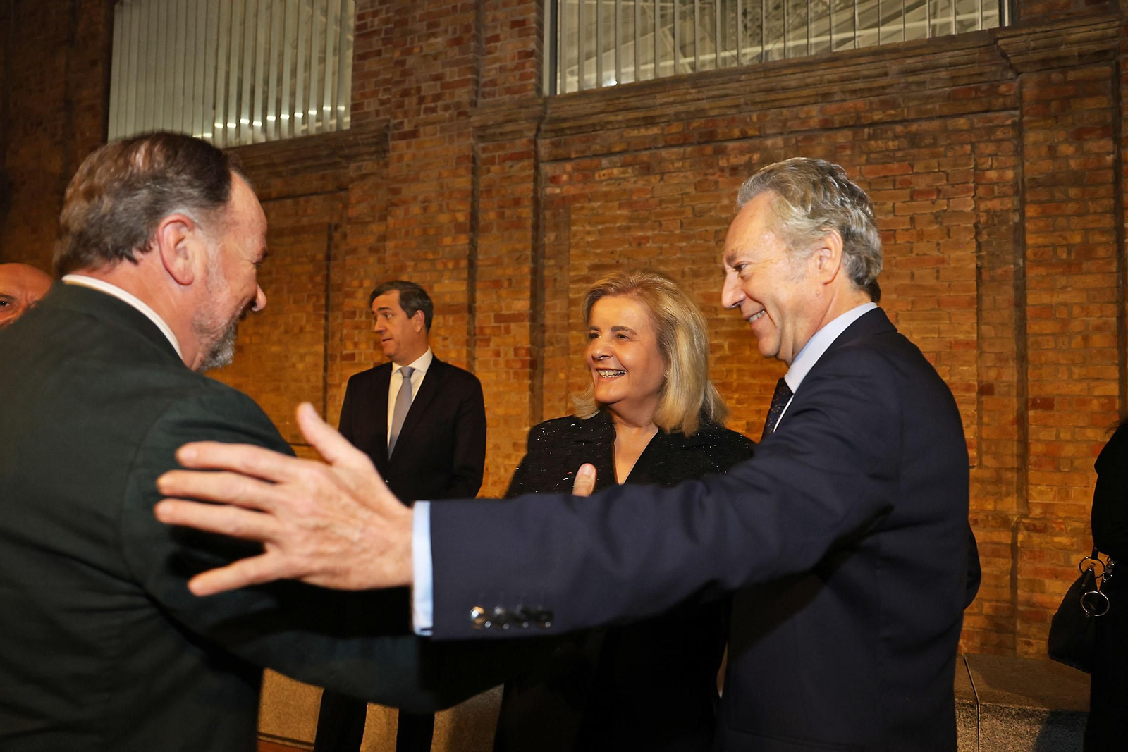 Imágenes de los invitados a la gala de los  37 premios Onubenses del Año