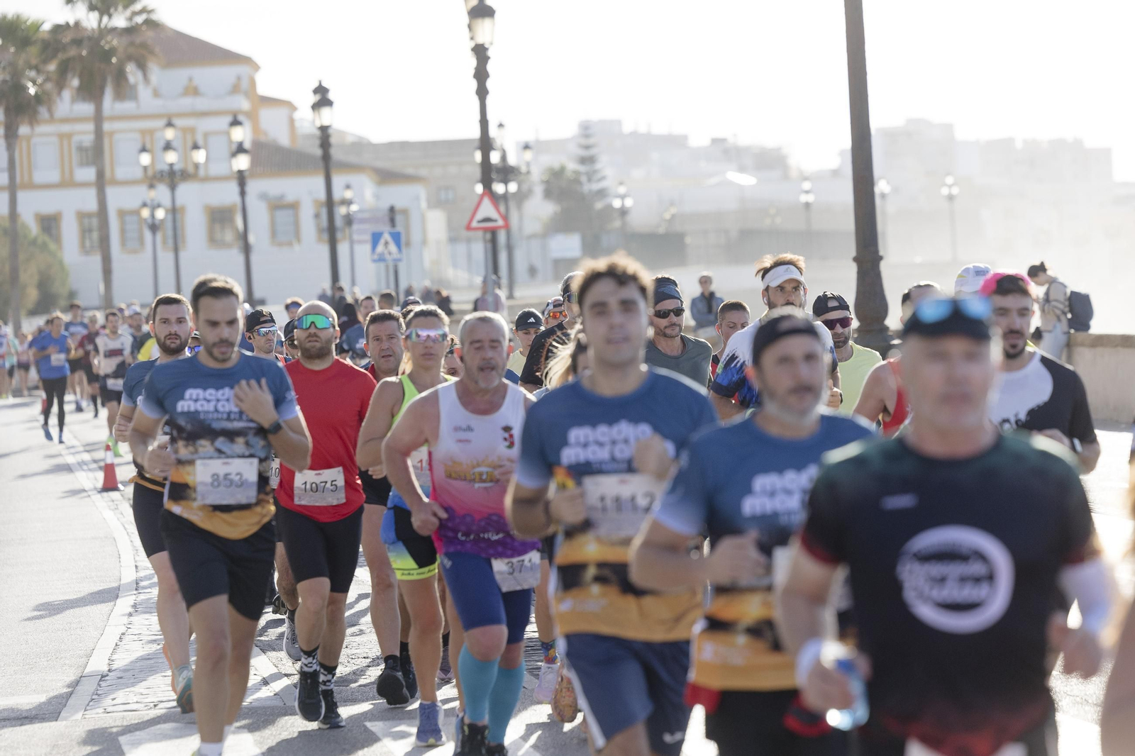 Búscate en las imágenes de la "II Media Maratón Ciudad de Cádiz"