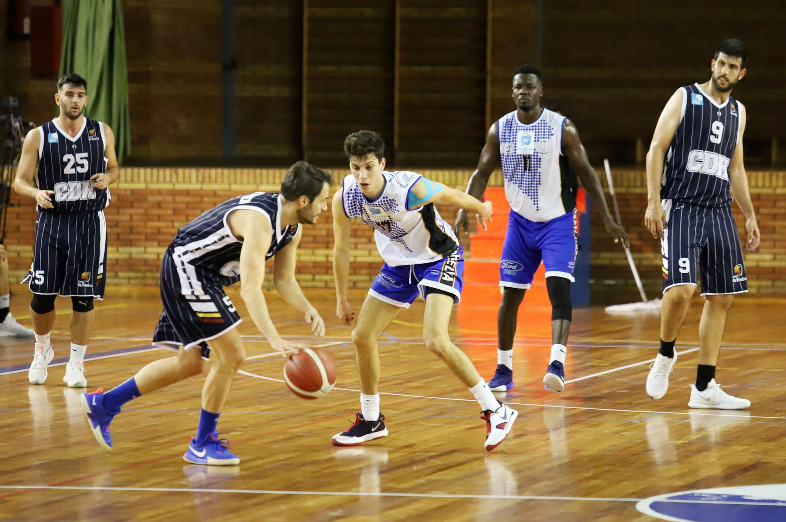 Ciudad de Huelva y Huelva Comercio ganaron en el partido de ida del 'play off' de ascenso.