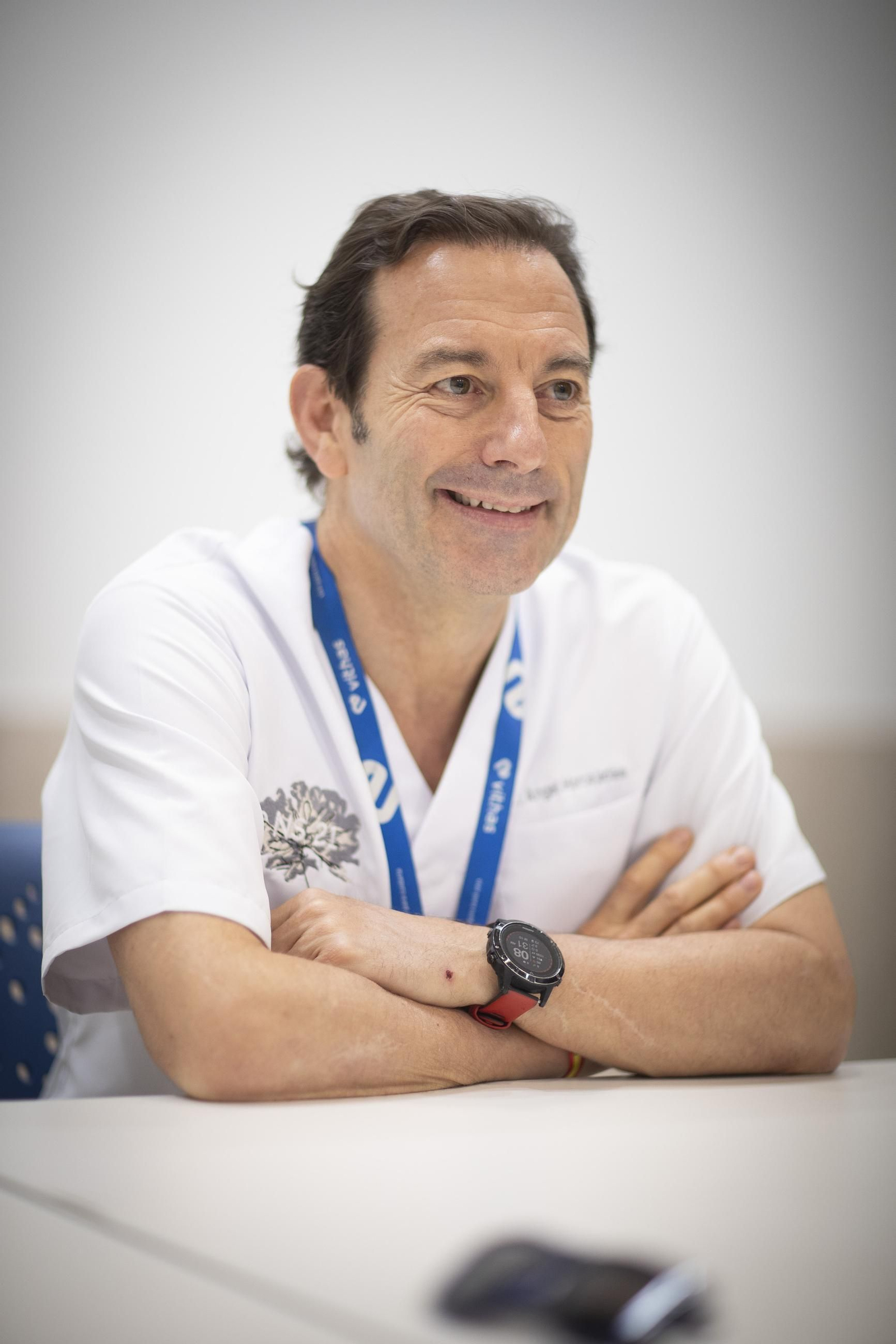 El doctor Ángel Horcajadas afirma que "la neurocirugía es la especialidad del presente. Aún nos queda mucho por descubrir”. El doctor Ángel Horcajadas afirma que "la neurocirugía es la especialidad del presente. Aún nos queda mucho por descubrir”.