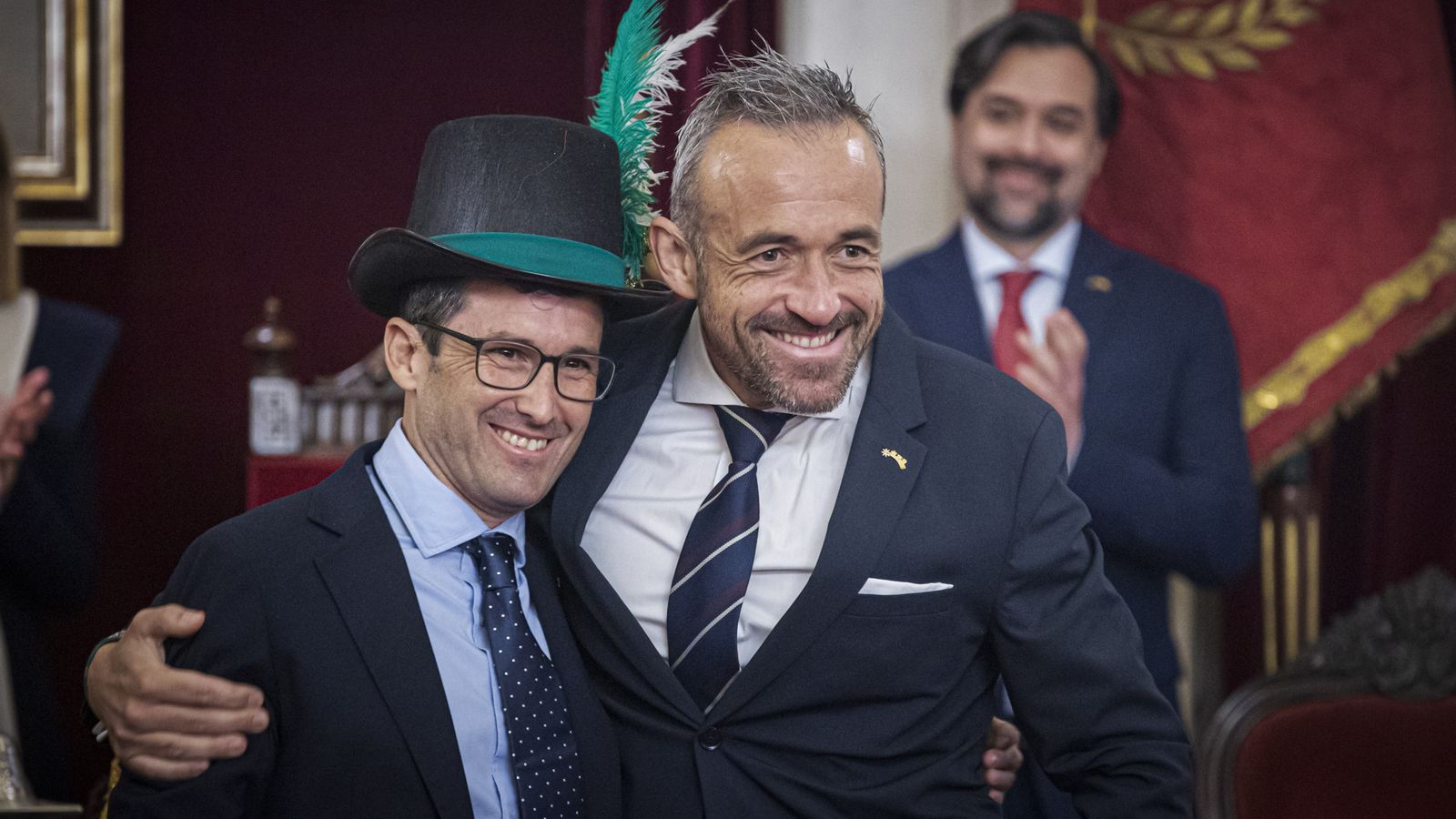 Las imágenes del traspaso de coronas de SM los Reyes Magos de Cádiz