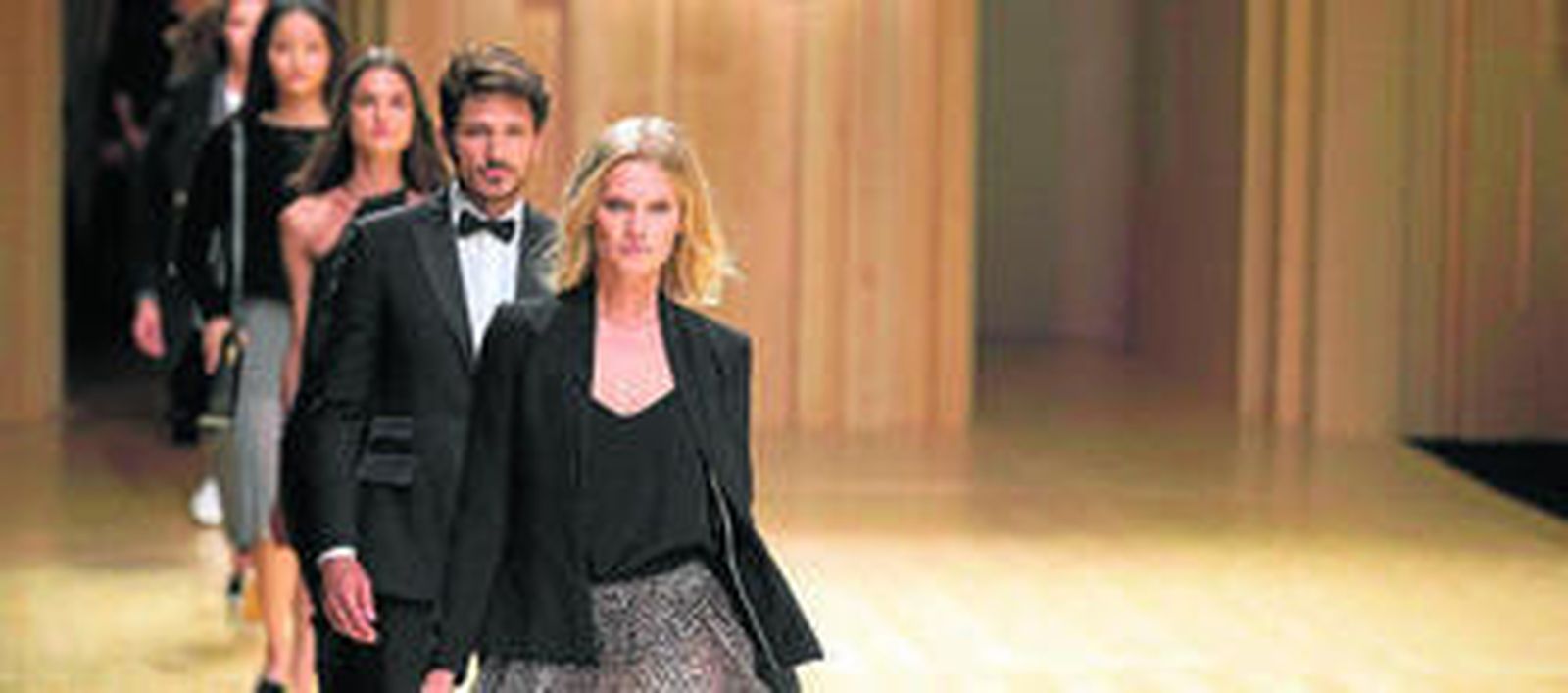 Mango es la única firma que ha presentado su colección de invierno 2014-2015 en vez de la de verano.