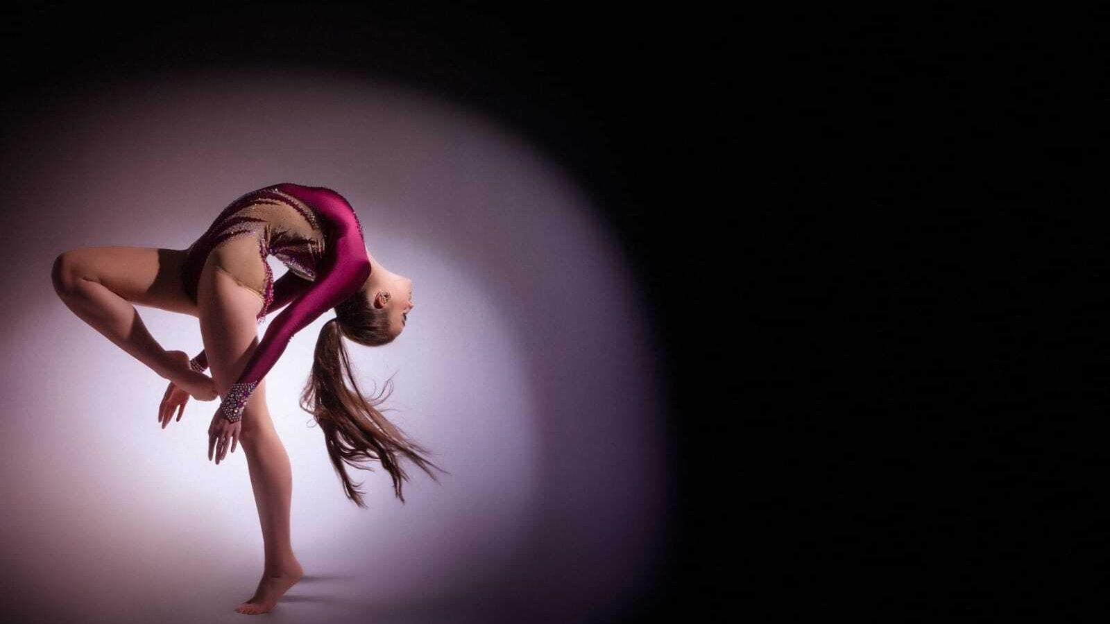 Marta Membrives practica gimnasia rítmica desde los cuatro años.