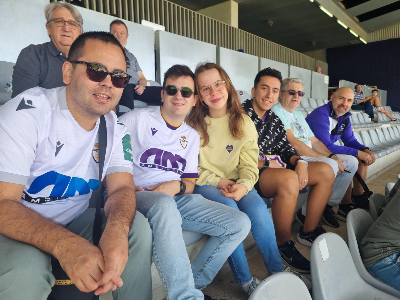 La afición lagarta en el empate entre el Real Jaén y UD Melilla, en imágenes