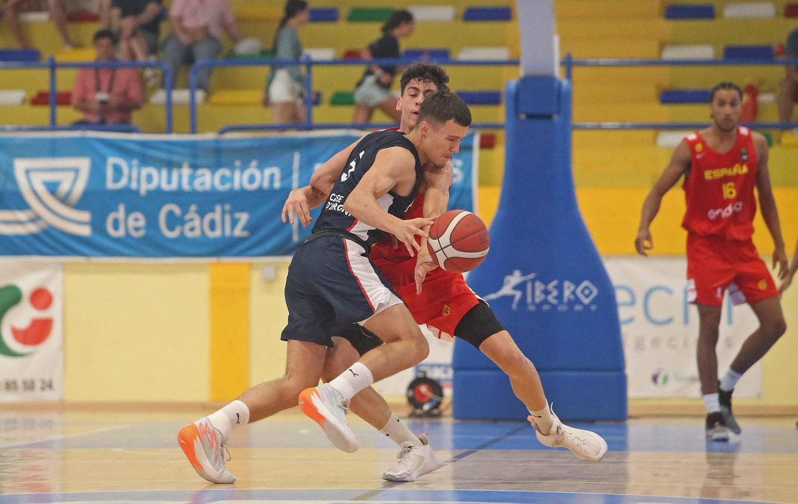Fotos de la jornada final del Torneo Internacional de Baloncesto U-20 en La Línea