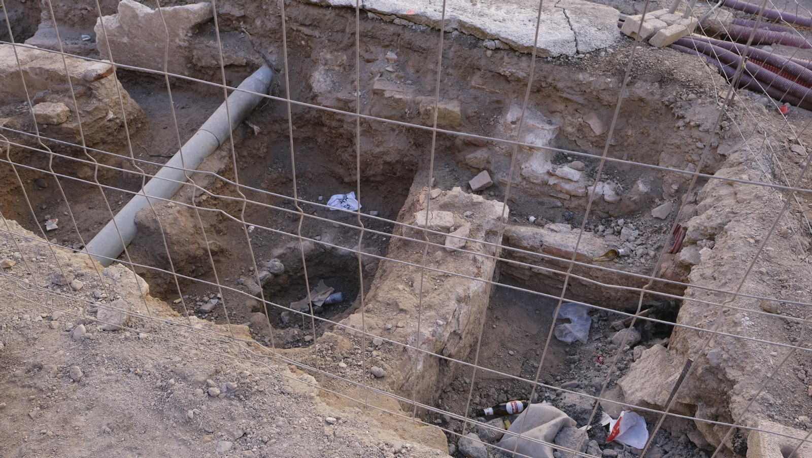 Imágenes de la Plaza Masnou en obras. Almería