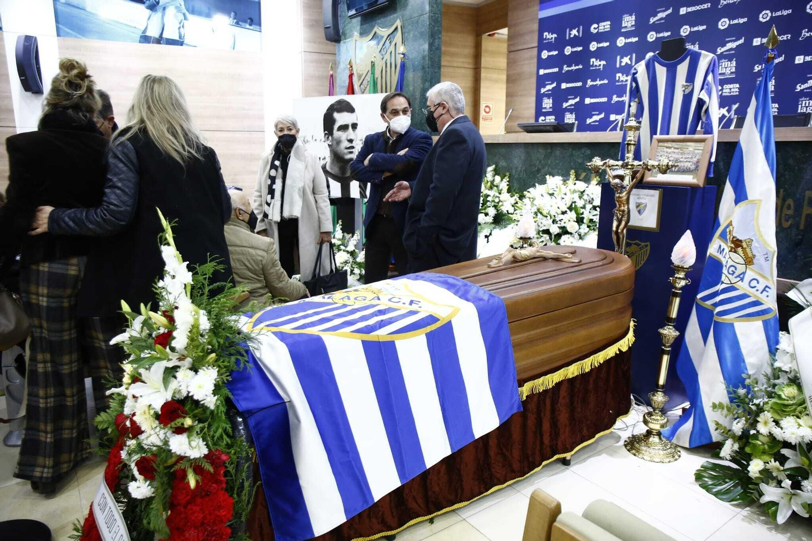 El malaguismo despide en La Rosaleda a Antonio Benítez