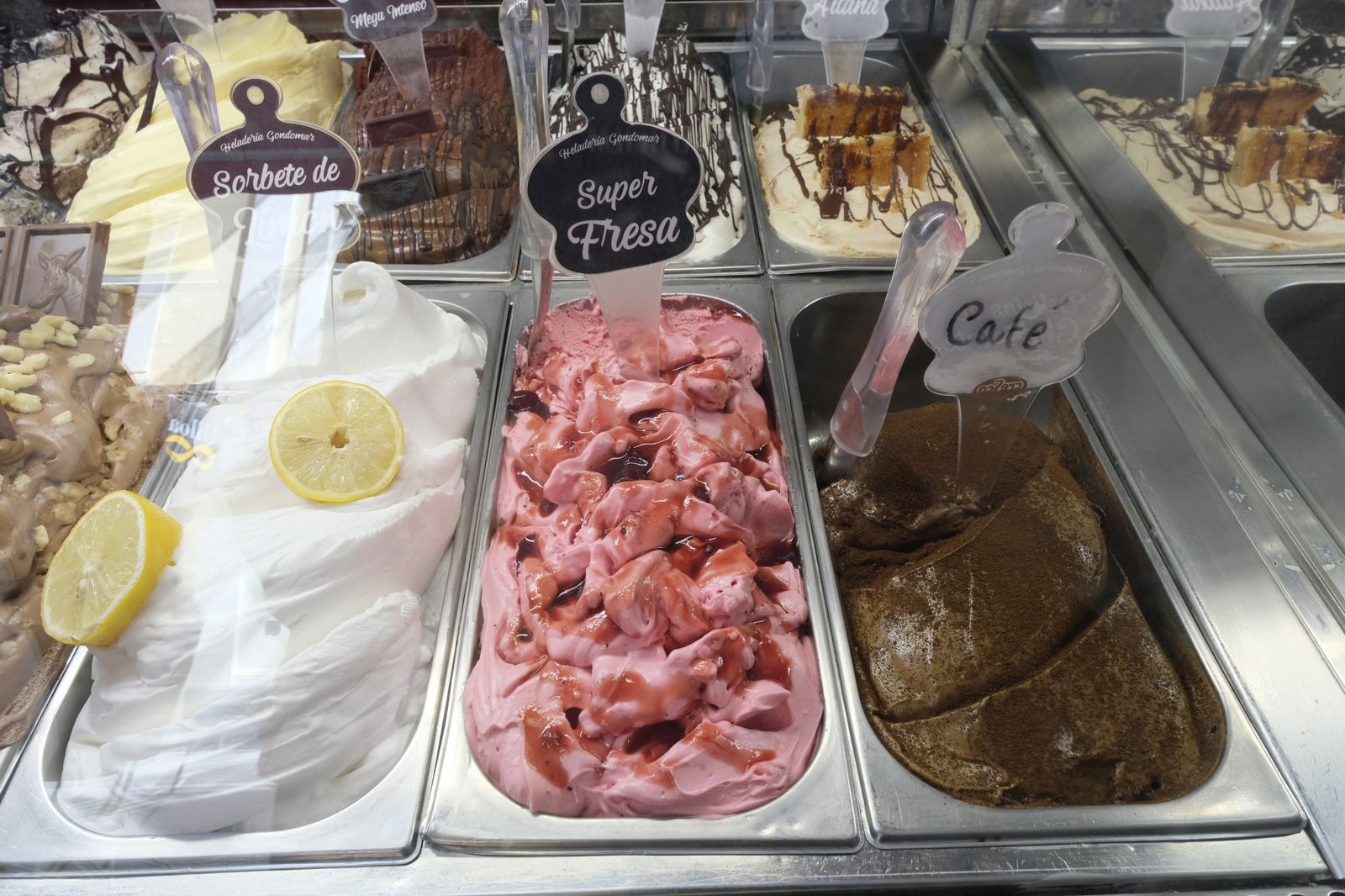 Las heladerías de Córdoba refrescan el verano, en fotografías