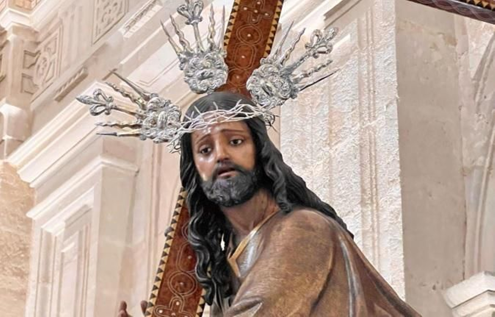 La imagen porta además las potencias más antiguas de la Semana Santa