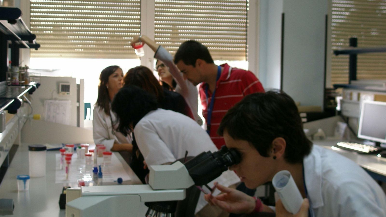 Uno de los cursos de formación llevados a cabo en la Unidad de Medicina Tropical del hospital ejidense. Uno de los cursos de formación llevados a cabo en la Unidad de Medicina Tropical del hospital ejidense.