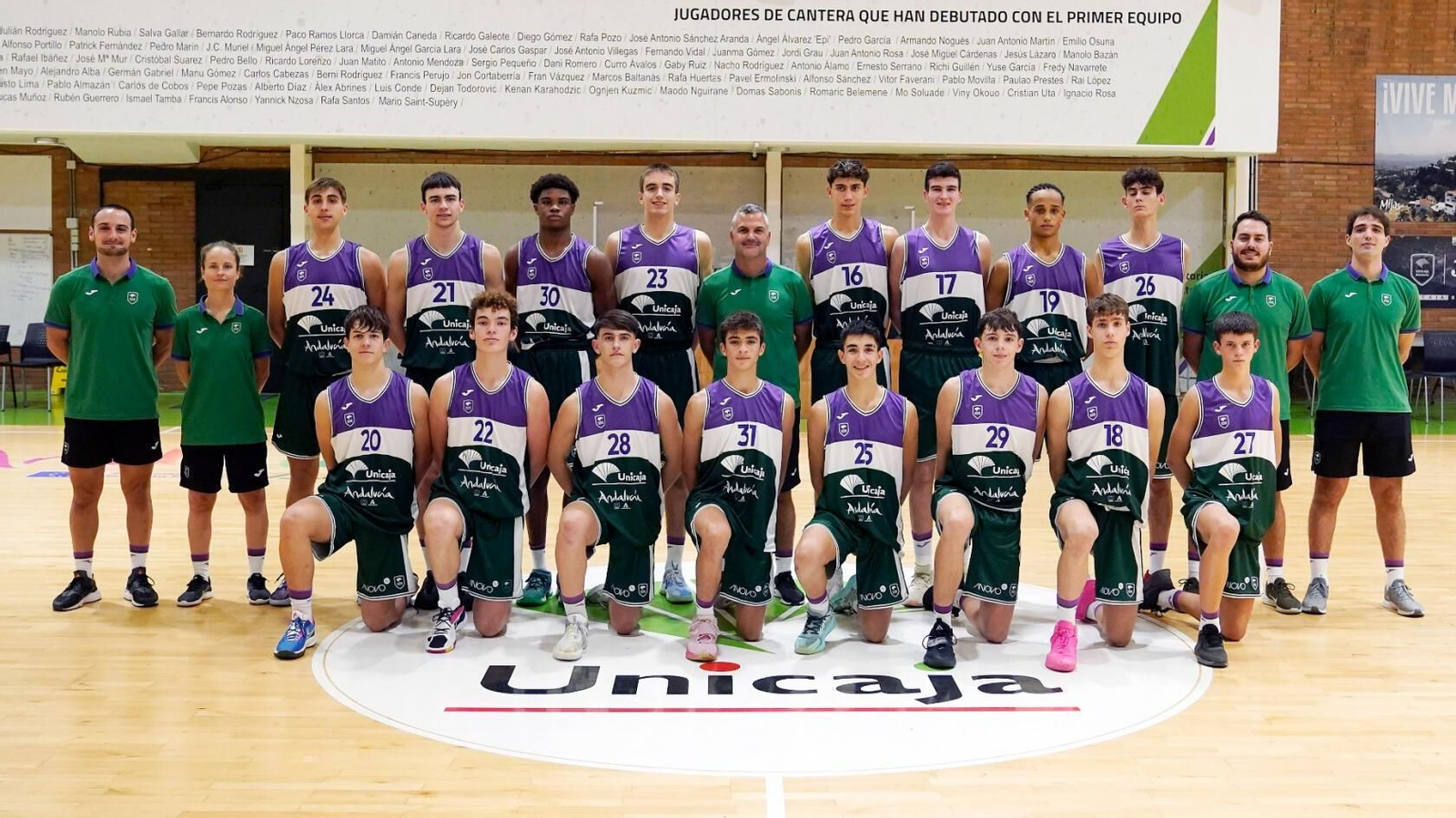 La plantilla del Unicaja cadete. La plantilla del Unicaja cadete.
