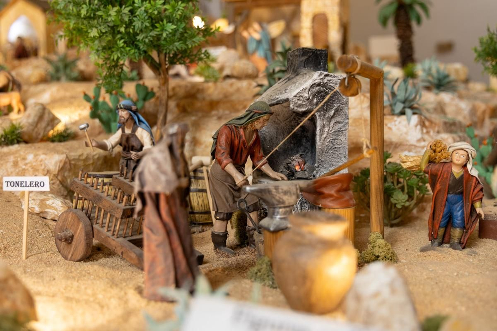 En imágenes: así es el Belén Bíblico con más de un millar de piezas artesanas de los abuelos María y Rafael