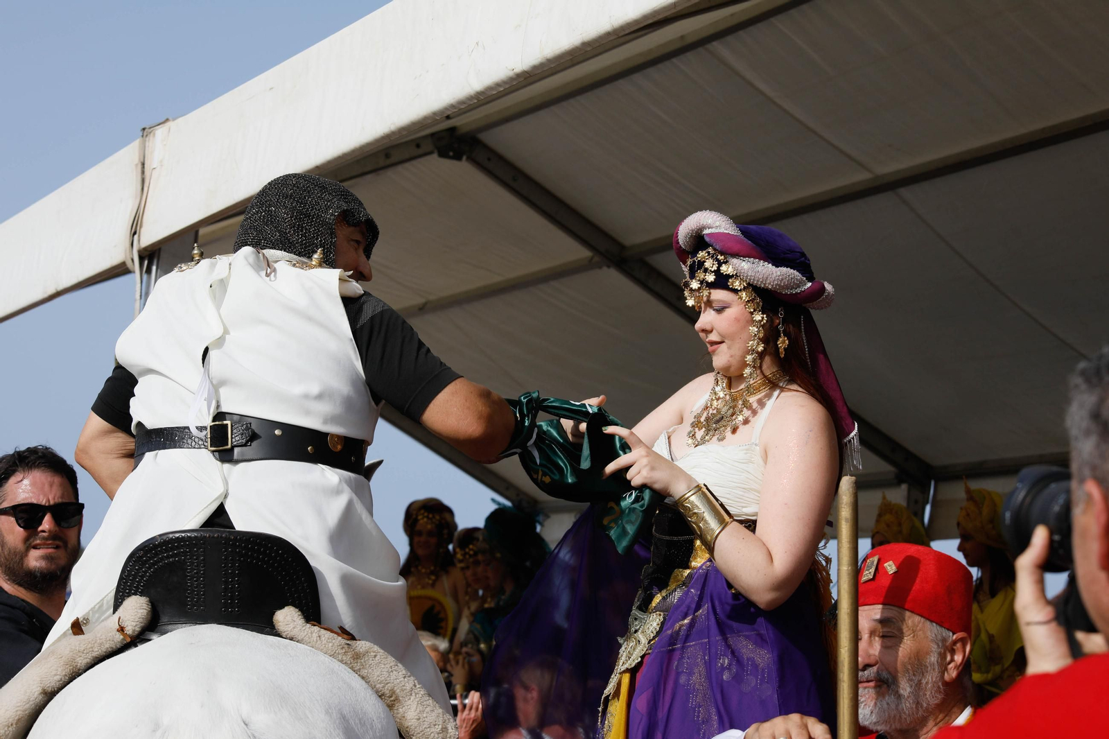 La carrera de cintas y la exhibición de caballos de los Moros y Cristianos de Mojácar, en imágenes