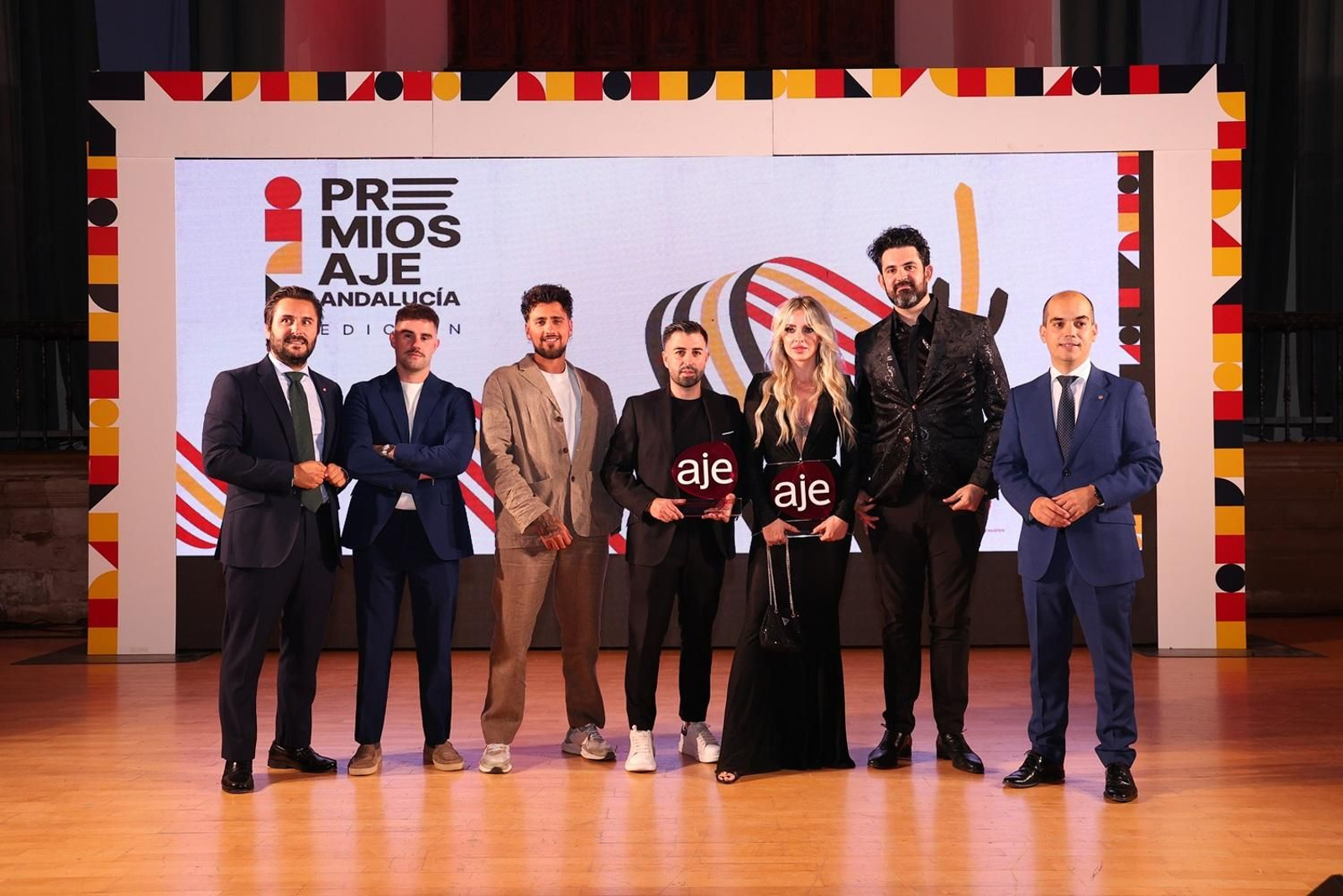 Los ganadores de los Premios AJE Andalucía, celebrados en Úbeda, junto a los presidentes de AJE.