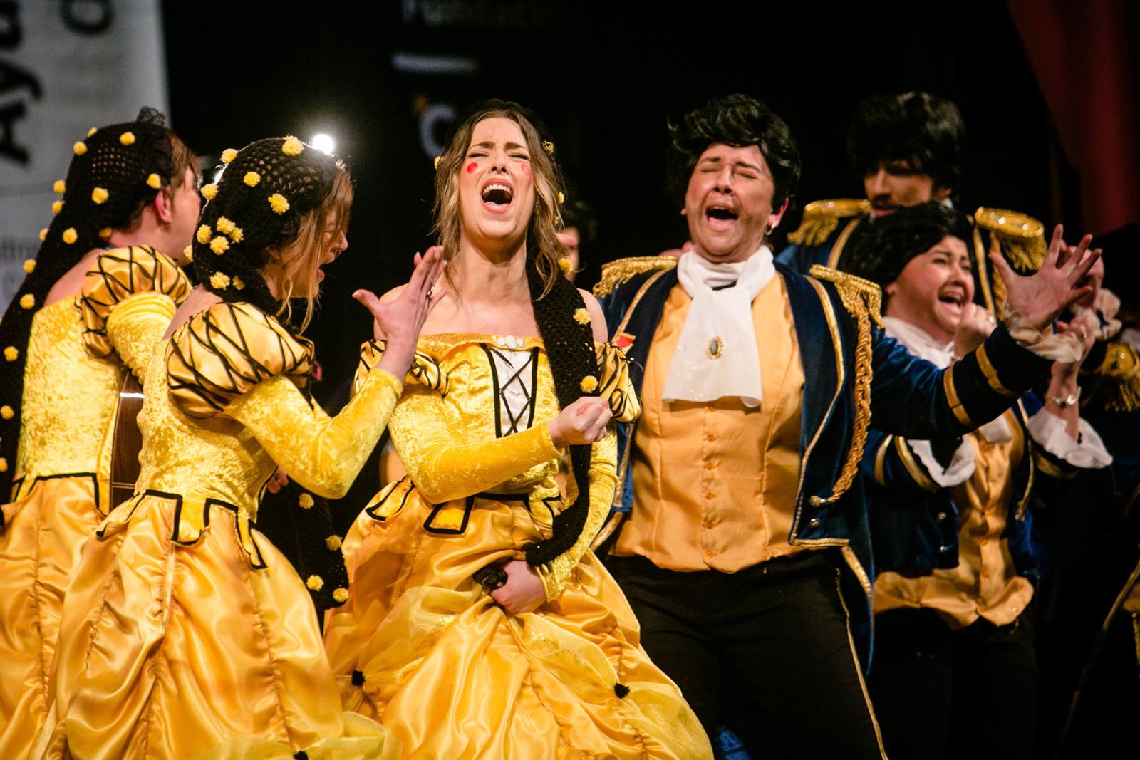 La comparsa "La bella y la bestia"