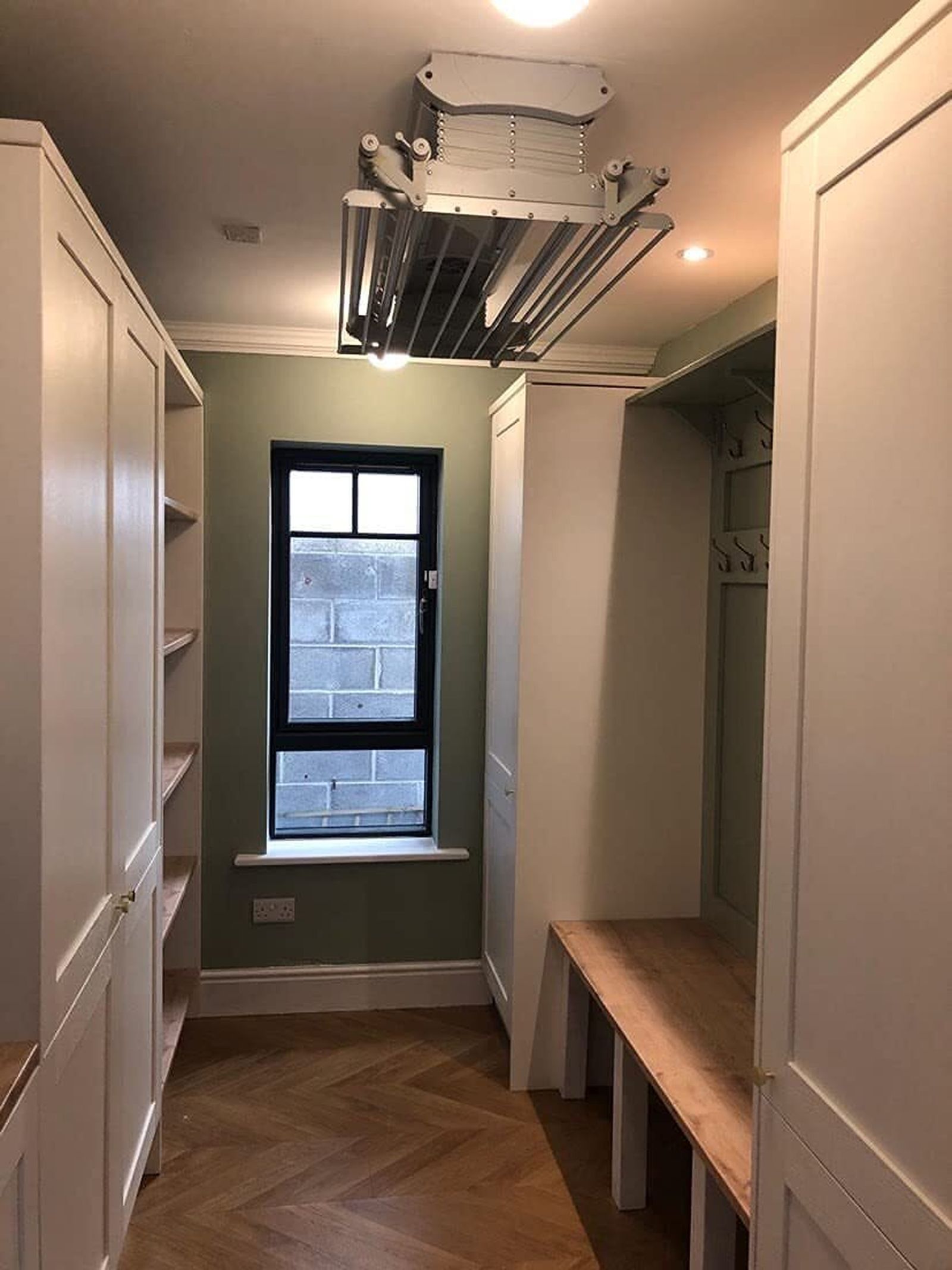 Cinco tendederos de interior