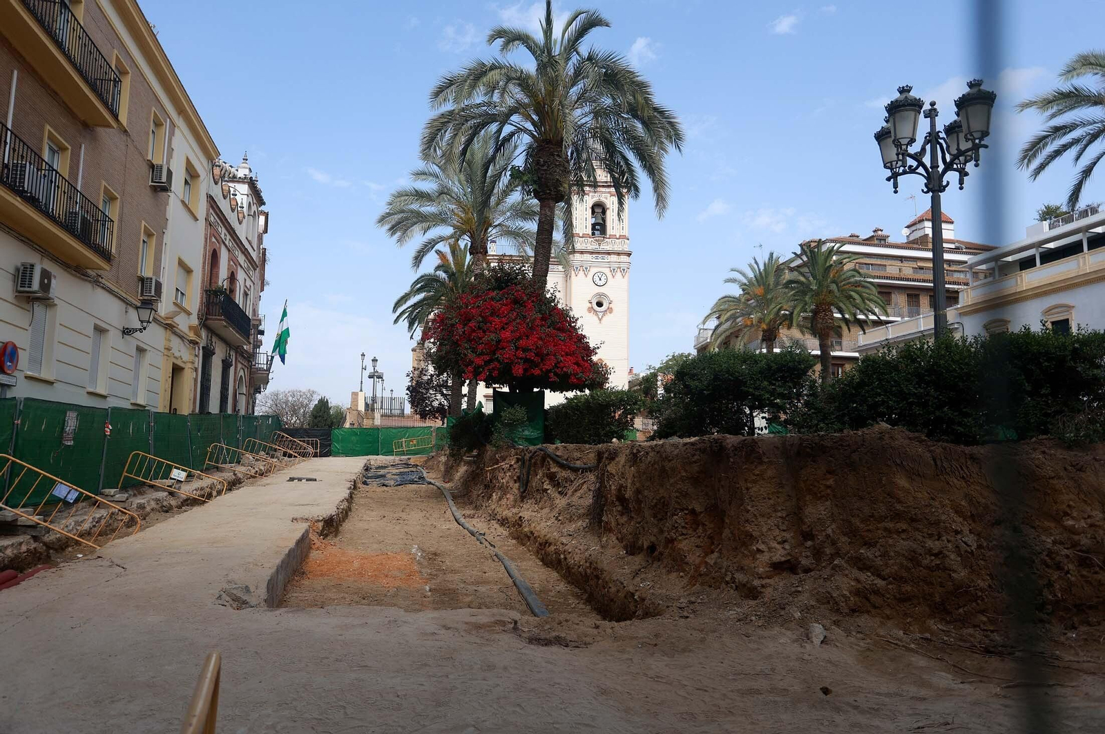 Imágenes de la visita a las obras de remodelación de la plaza de San Pedro