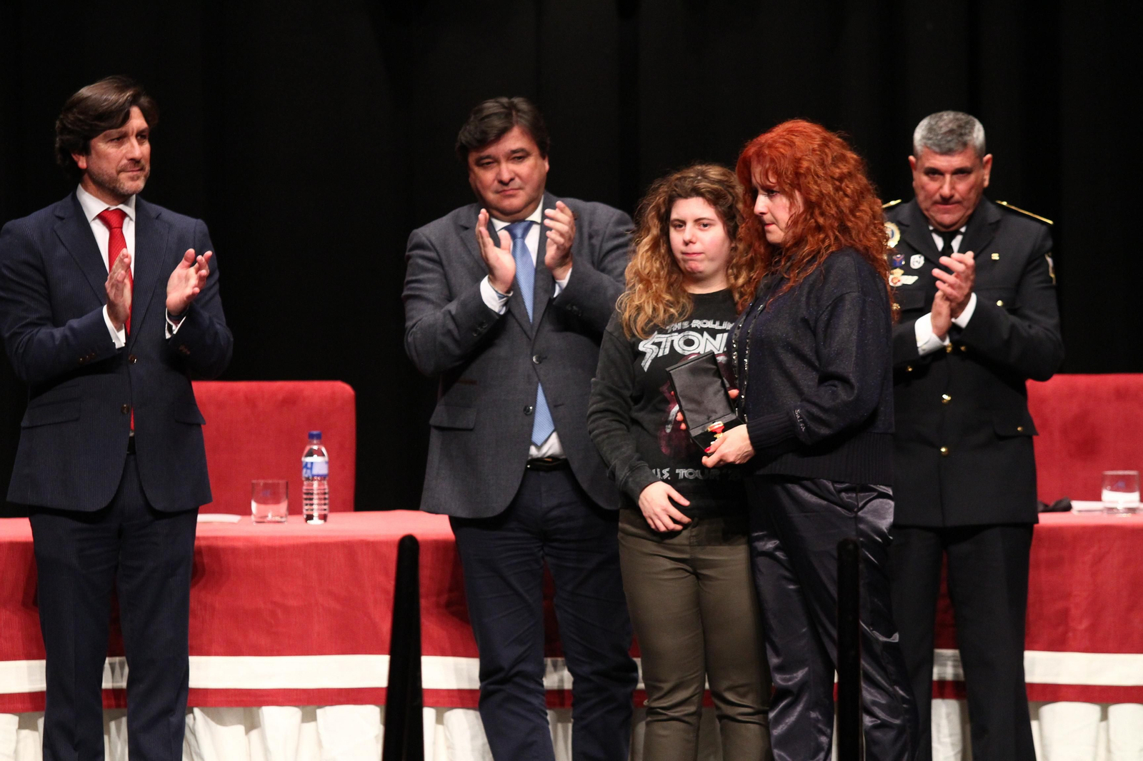 La policía Local entrega las medallas en el día de su patrón