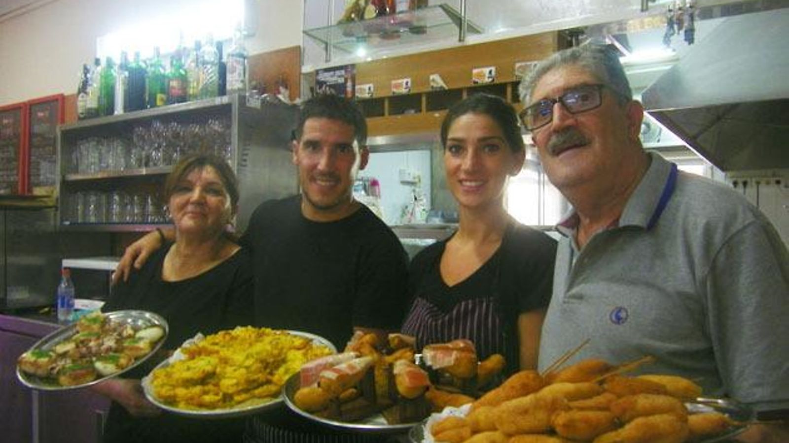 Dueños de Casa Carlos y Eduardo.