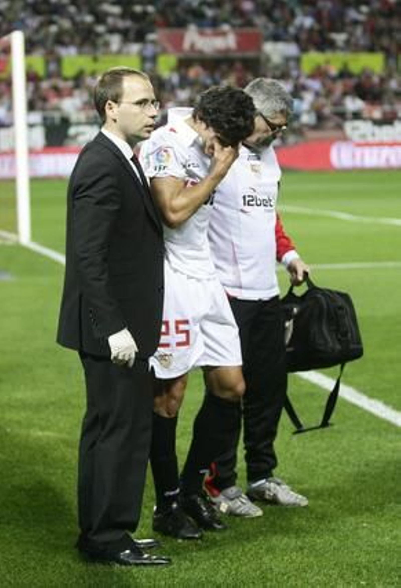 El Sevilla y el Xerez empatan en el Sánchez Pizjuán. / Antonio Pizarro