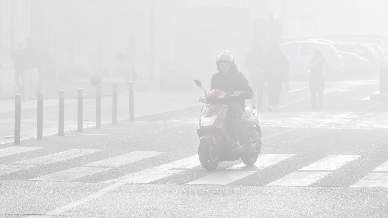 La niebla invade Cádiz
