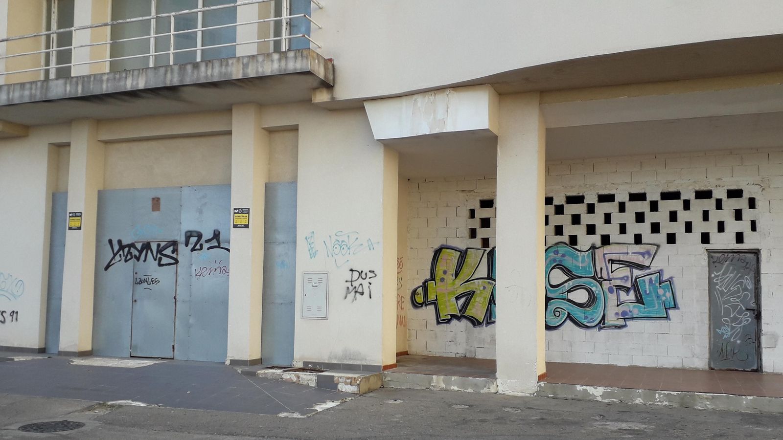 Los bajos del inmueble se encuentran reforzados para evitar ocupaciones ilegales.