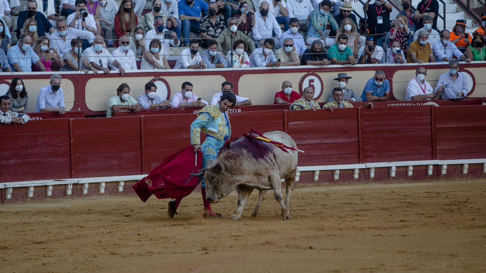 La corrida de toros en el Puerto de Santa María, con Morante de Puebla en solitario, en imágenes.