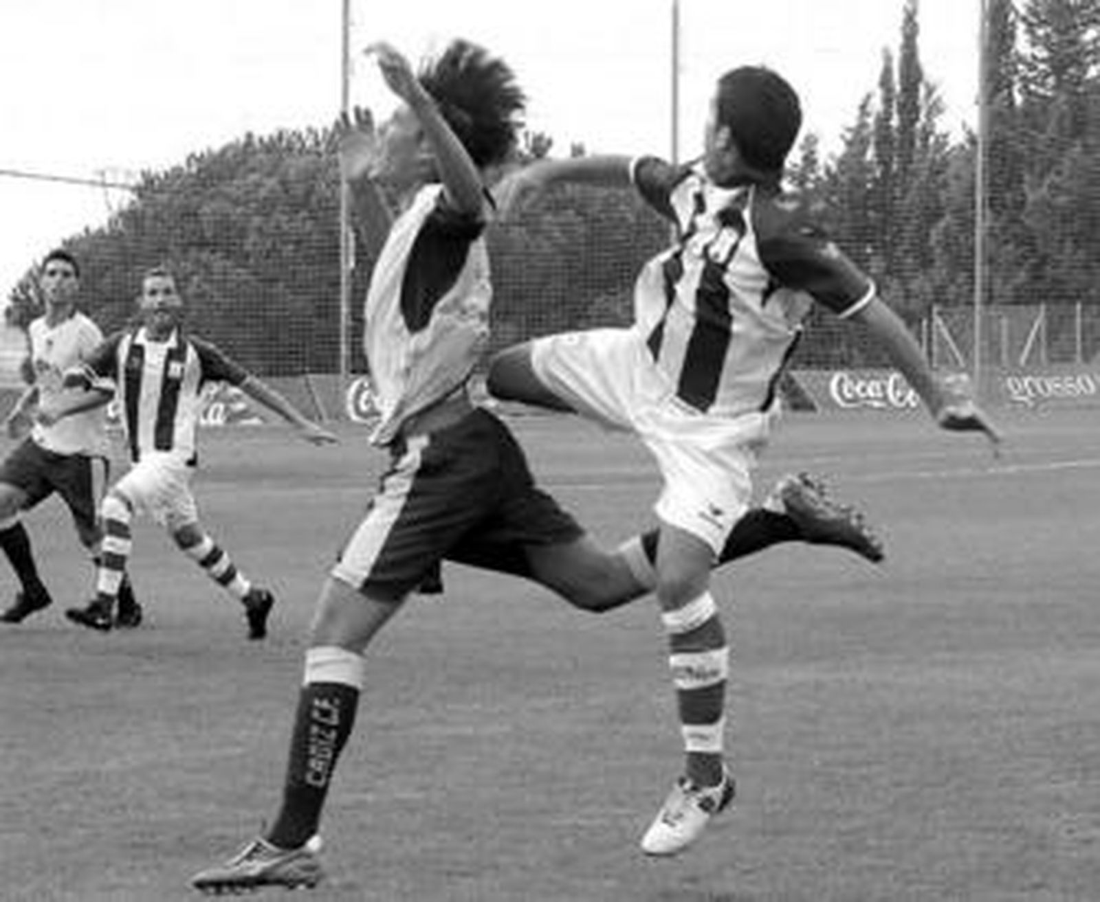 El lateral del Cádiz B Carli, en un lance del juego en el partido contra el Jerez Industrial.