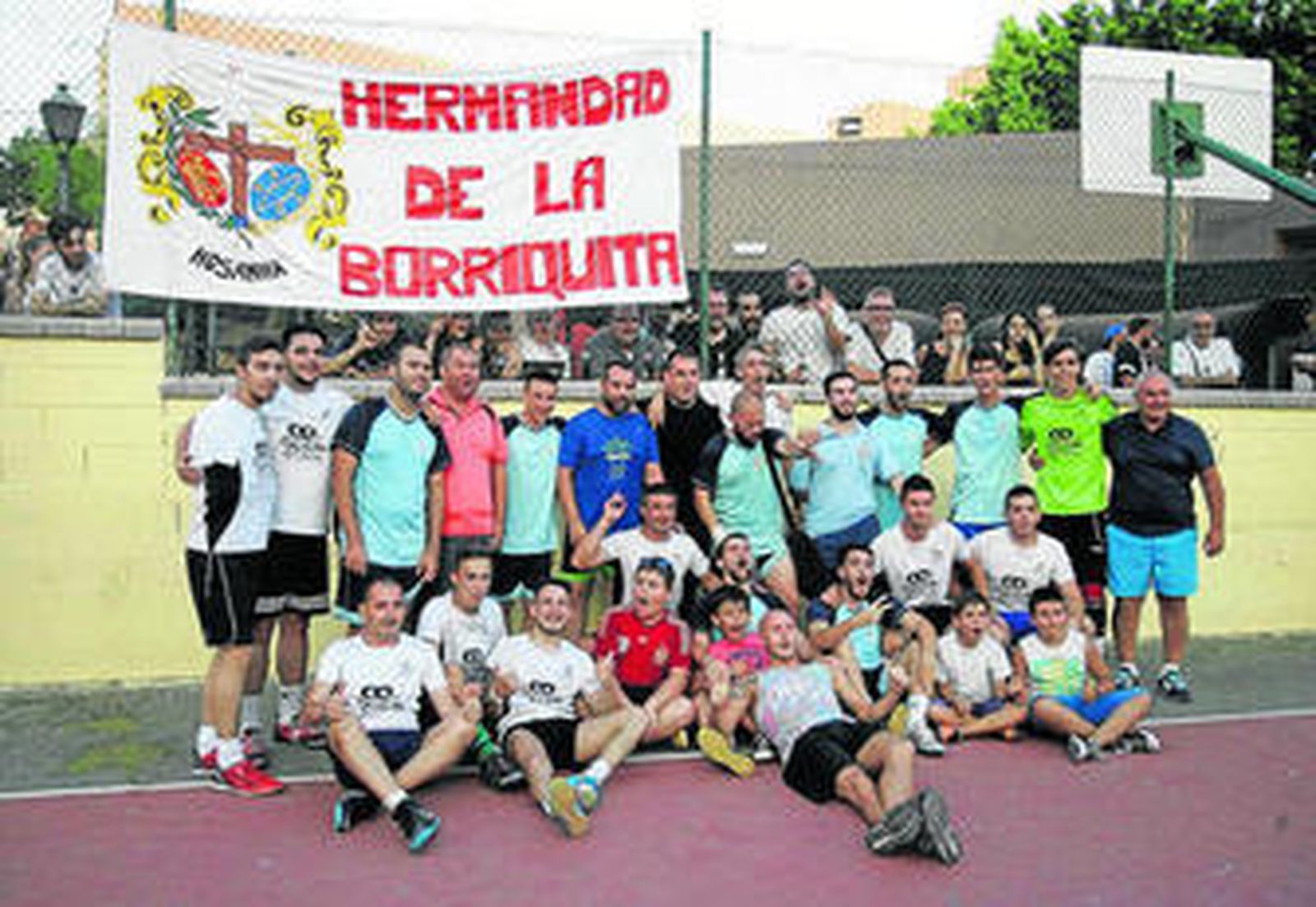 Estrella y Ángeles jugaron la final del 2015, alzándose con la victoria la cofradía de Regiones.